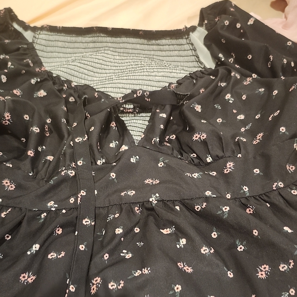 SHEIN Black Floral Top